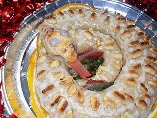 ANGUILA DE MAZAPÁN DE YEMA ANGUILA DE MAZAPÁN DE YEMA