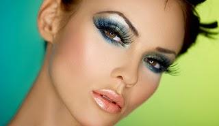 TRUCOS DE MAQUILLAJE PARA ESTAR RADIANTE TRUCOS DE MAQUILLAJE PARA ESTAR RADIANTE