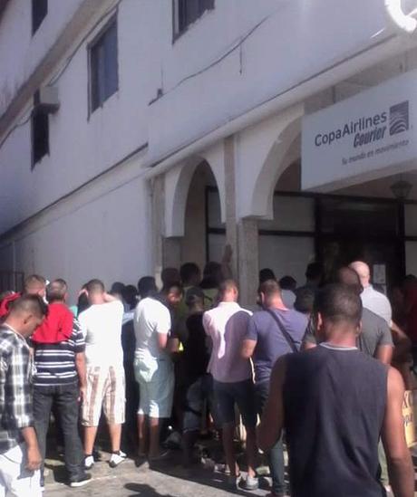 Cubanos en Panamá aseguran tener recursos para pagar el boleto de salida cubanos Panamá recursos