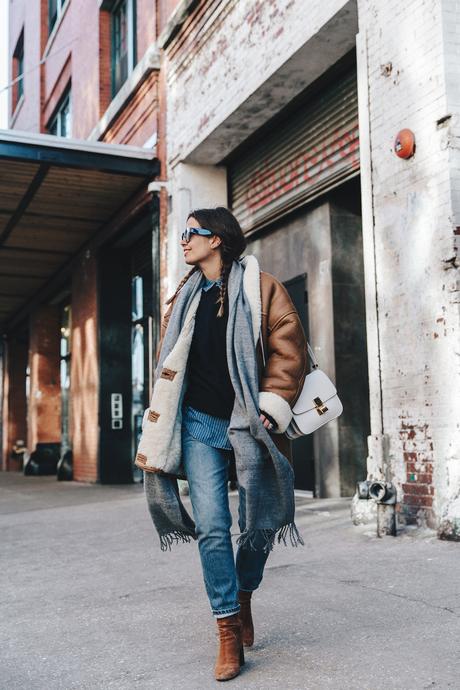 Denim_Lover-Topshop_Jeans-Vintage_Coat-Grey_Scarf-Brown_Booties-Navy_Sweayer-Denim_Shirt-Braids-NYFW-New_York_Fashion_Week-Street_style-Celine_Bag-Vestiaire_Collective-51