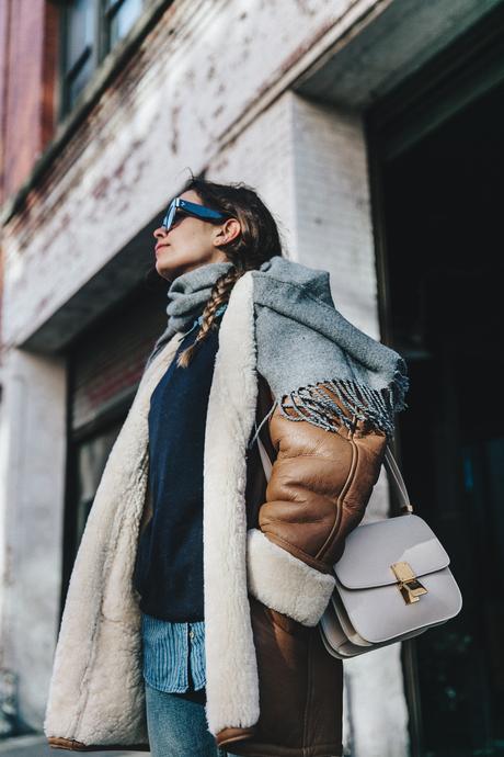 Denim_Lover-Topshop_Jeans-Vintage_Coat-Grey_Scarf-Brown_Booties-Navy_Sweayer-Denim_Shirt-Braids-NYFW-New_York_Fashion_Week-Street_style-Celine_Bag-Vestiaire_Collective-45