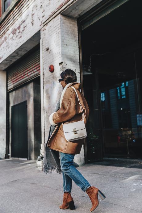 Denim_Lover-Topshop_Jeans-Vintage_Coat-Grey_Scarf-Brown_Booties-Navy_Sweayer-Denim_Shirt-Braids-NYFW-New_York_Fashion_Week-Street_style-Celine_Bag-Vestiaire_Collective-50