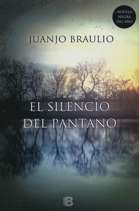 El asesino parece recrear un antiguo ritual romano reservado a los reos culpables de parricidio. El crimen salpica a los poderosos de la sociedad valenciana, que pronto dejarán al descubierto el pantano silencioso, símbolo de la decadencia y la corrupción, sobre el que se alza la ciudad. Juanjo Braulio (Valencia, 1972) Está graduado en Enseñanzas Artísticas por la Sankt Eskils Skola de Eskilstuna (Suecia) y licenciado en Ciencias de la Información por la Universidad Politécnica de Valencia.: 