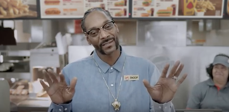 Snoop Dog se presenta como entrenador de Burger King Snoop Dog se presenta como entrenador de Burger King