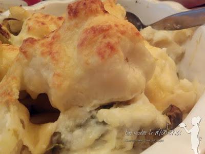 Coliflor gratinada con salsa de queso Coliflor gratinada con salsa de queso