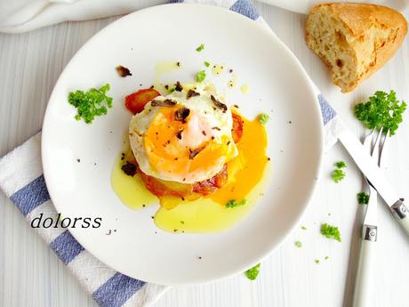 Huevo frito trufado con patatas y trufa negra Huevo frito trufado con patatas y trufa negra