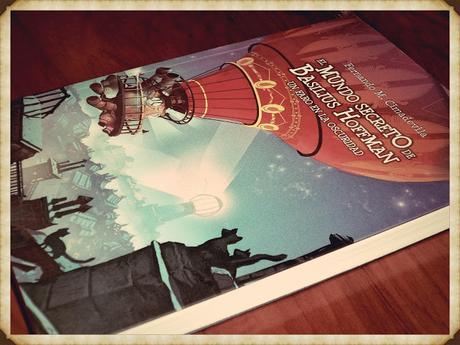 Reseña: Un Faro En La Oscuridad (El Mundo De Basilius Hoffman 2) Reseña: Un Faro En La Oscuridad (El Mundo De Basilius Hoffman 2)