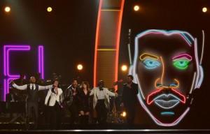 La gran triunfadora de los Grammy 2016, Taylor Swift Lionel Richie grammys
