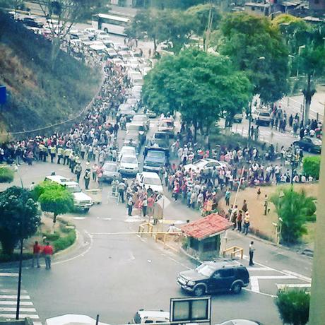 Muere el pueblo venezolano, MUY GRAVE! Muere el pueblo venezolano, MUY GRAVE!