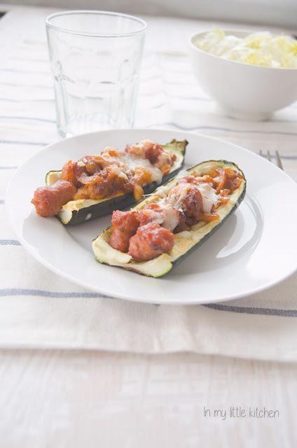 Calabacines rellenos de salchicha Calabacines rellenos de salchicha