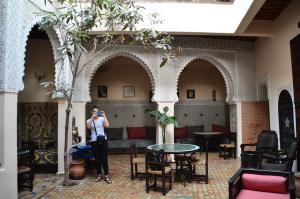 ¿Riad hostal o casi palacio oriental?