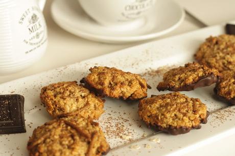 GALLETAS DE AVENA CON CHOCOLATE MUY SANOTAS