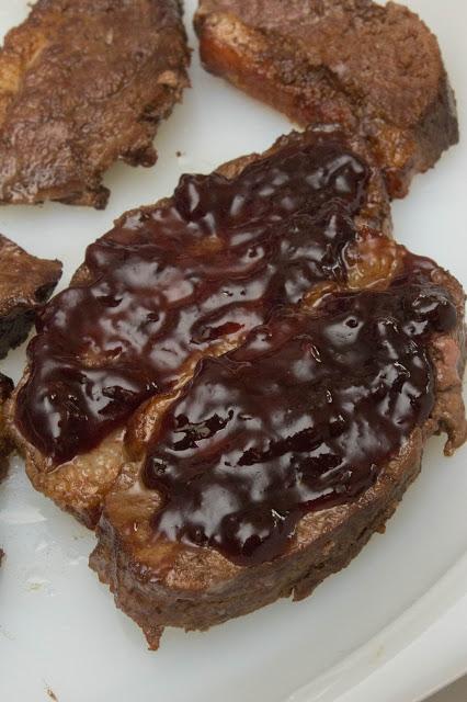 Pato con mermelada de arándanos Pato con mermelada de arándanos