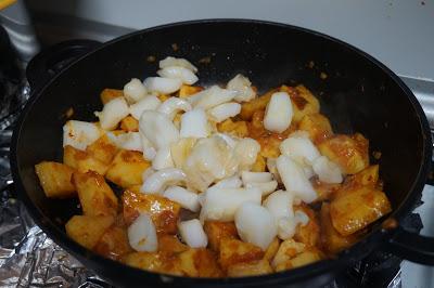 Guiso de sepia con patatas Guiso de sepia con patatas