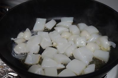 Guiso de sepia con patatas Guiso de sepia con patatas