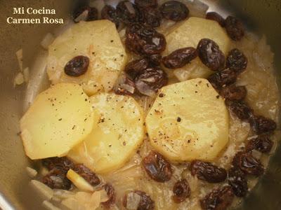 MONEDEROS DE PASTA BRICK RELLENOS DE SOBRASADA CON PATATAS Y UVAS PASAS