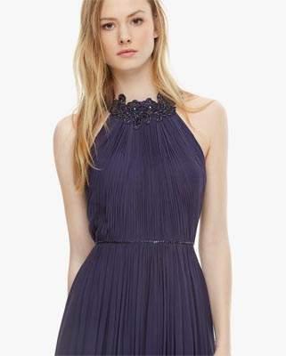 como disimular hombros caidos o estrechos vestido escote halter