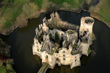 Château de la Mothe-Chandeniers, abandonado