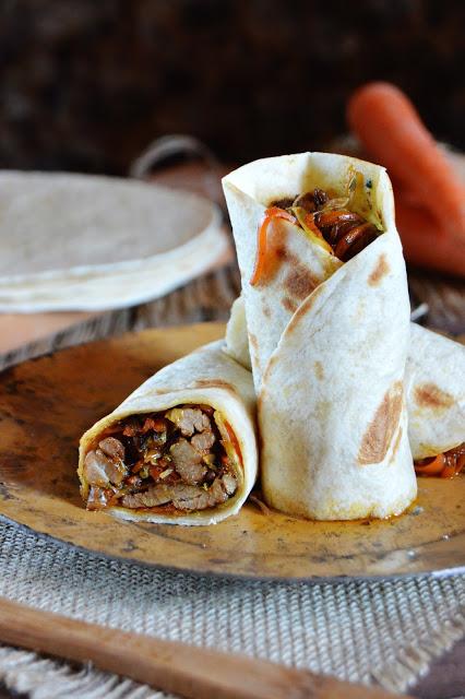 Burritos de ternera, puerro y zanahoria Burritos de ternera, puerro y zanahoria