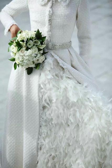Vestido de novia con abrigo de Chanel - Foto: Pinterest