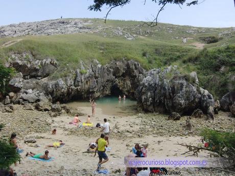 La Curiosa Playa Asturiana de las sorpresas: La Playa del Cobijeru La Curiosa Playa Asturiana de las sorpresas: La Playa del Cobijeru