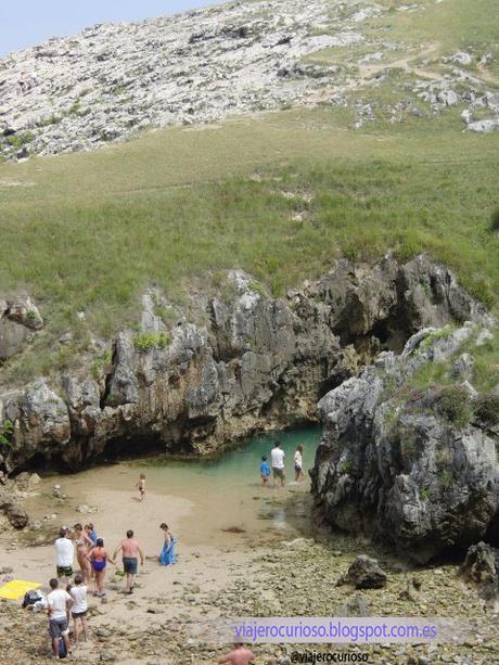 La Curiosa Playa Asturiana de las sorpresas: La Playa del Cobijeru La Curiosa Playa Asturiana de las sorpresas: La Playa del Cobijeru