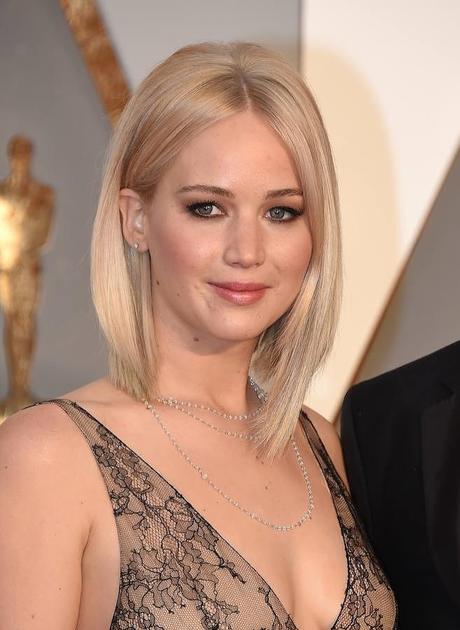 Los Oscar 2016: nuestro Top 5 de “Divina hasta decir basta” Jennifer Lawrence peinado y maquillaje