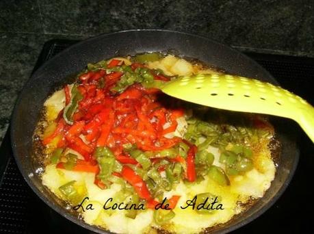 Fritada de patatas, pimientos y cebolla Fritada de patatas, pimientos y cebolla