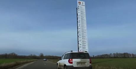 Burger King se la devuelve a McDonald’s por su valla publicitaria Burger King se la devuelve a McDonald’s por su valla publicitaria