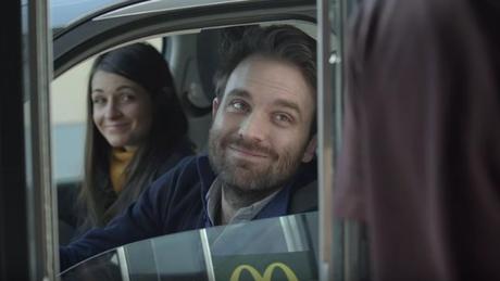 Burger King se la devuelve a McDonald’s por su valla publicitaria Burger King se la devuelve a McDonald’s por su valla publicitaria