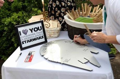 Libro de firmas inspirado en Star Wars - Foto: Boda total