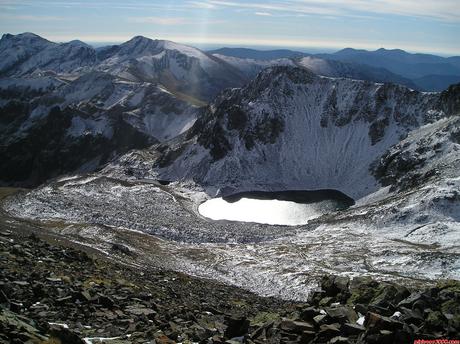 LAGOS Y LAGUNAS. TIPOS DE LAGOS SEGÚN SU ORIGEN LAGOS Y LAGUNAS. TIPOS DE LAGOS SEGÚN SU ORIGEN