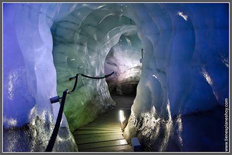 Eissegrotte en Glaciar de Stubai (Austria)