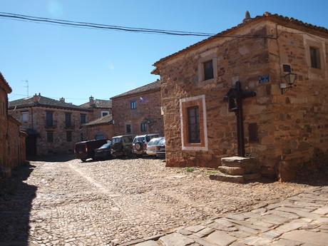 Ruta desde Toledo a Astorga, Castrillo de los Polvazares y vuelta por el castillo de Coca en Segovia.