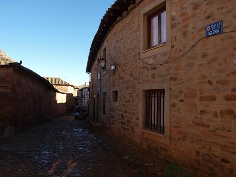 Ruta desde Toledo a Astorga, Castrillo de los Polvazares y vuelta por el castillo de Coca en Segovia.