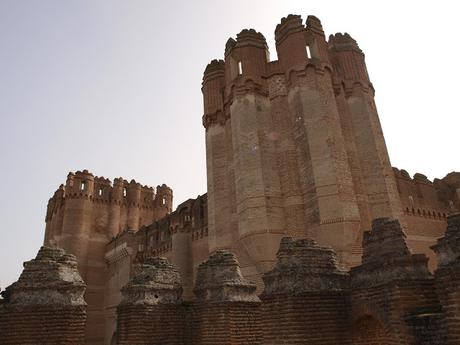 Ruta desde Toledo a Astorga, Castrillo de los Polvazares y vuelta por el castillo de Coca en Segovia.