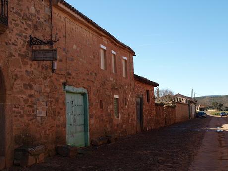 Ruta desde Toledo a Astorga, Castrillo de los Polvazares y vuelta por el castillo de Coca en Segovia.