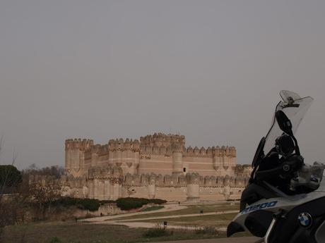 Ruta desde Toledo a Astorga, Castrillo de los Polvazares y vuelta por el castillo de Coca en Segovia.