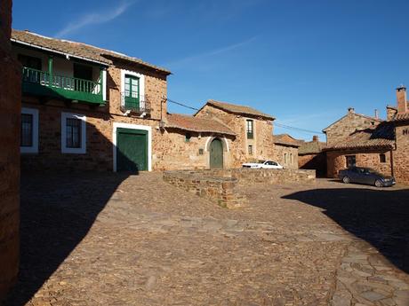 Ruta desde Toledo a Astorga, Castrillo de los Polvazares y vuelta por el castillo de Coca en Segovia.