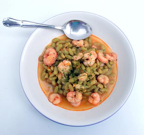 Habas verdinas con gambas Habas verdinas con gambas