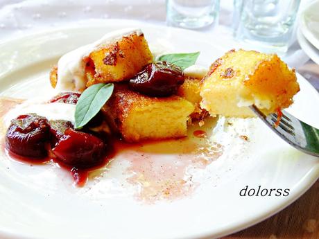 Torrijas de polenta con cerezas al coñac Torrijas de polenta con cerezas al coñac