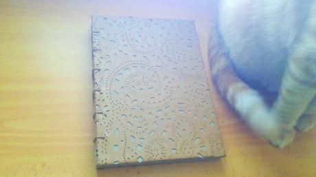 Cuaderno de dibujo con encuadernación copta