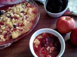 Crumble de Moras, Manzana y Lichas Crumble de Moras, Manzana y Lichas