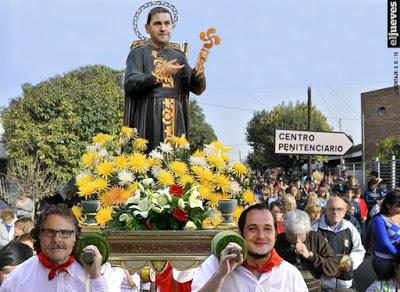 Investidura fallida, Sánchez se atascó en la segunda, Otegi salió libre, un cura mató a una cigüeña y se rodó  “Pájaro blanco”, un primer cortometraje.