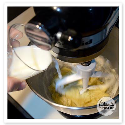 CUPCAKES DE LIMA-LIMON Y MERENGUE / MERINGUE, LIME AND LEMON CUPCAKES CUPCAKES DE LIMA-LIMON Y MERENGUE / MERINGUE, LIME AND LEMON CUPCAKES