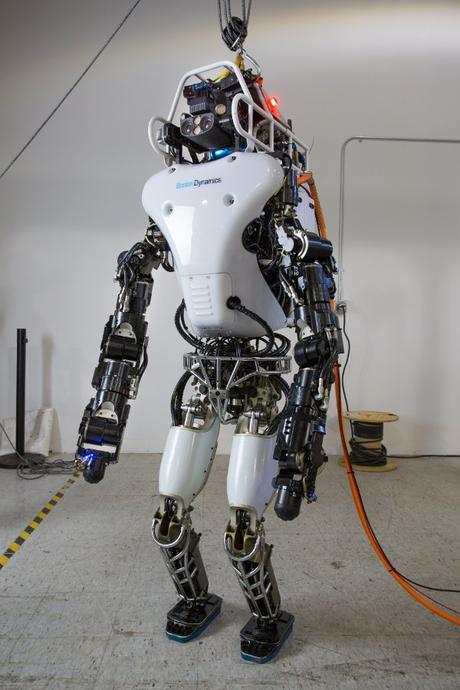 El Robot Atlas realizando tareas domésticas
