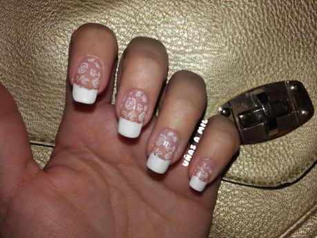 diseño_uñas_nail_art_manicura_francesa_con_flores_vintage_elegante_para_boda_bautizo_comunión (2)