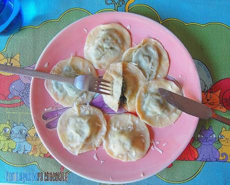 RAVIOLIS RELLENOS DE ESPINACAS Y QUESO CREMA.