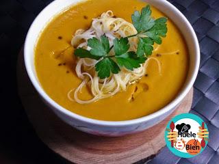 Crema de espárragos con tostada Crema de espárragos con tostada