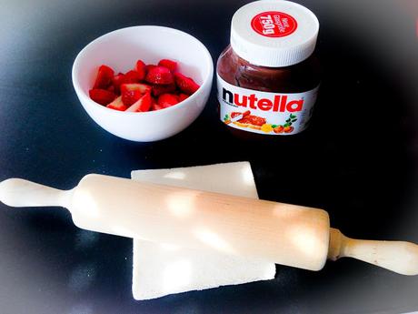 DIY-RECETA: ROLLITOS DE CHOCOLATE Y FRESAS DIY-RECETA: ROLLITOS DE CHOCOLATE Y FRESAS